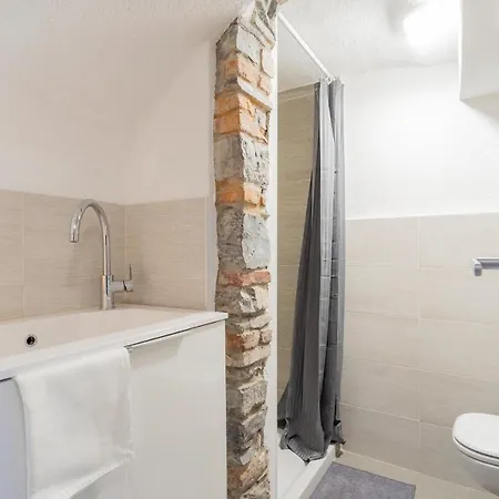 Apartmán Pozzo Vertical With Garden And Parking By Rent Torno