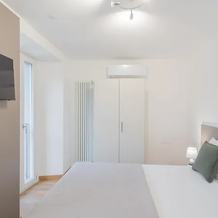 Pozzo Vertical With Garden And Parking By Rent Apartmán *